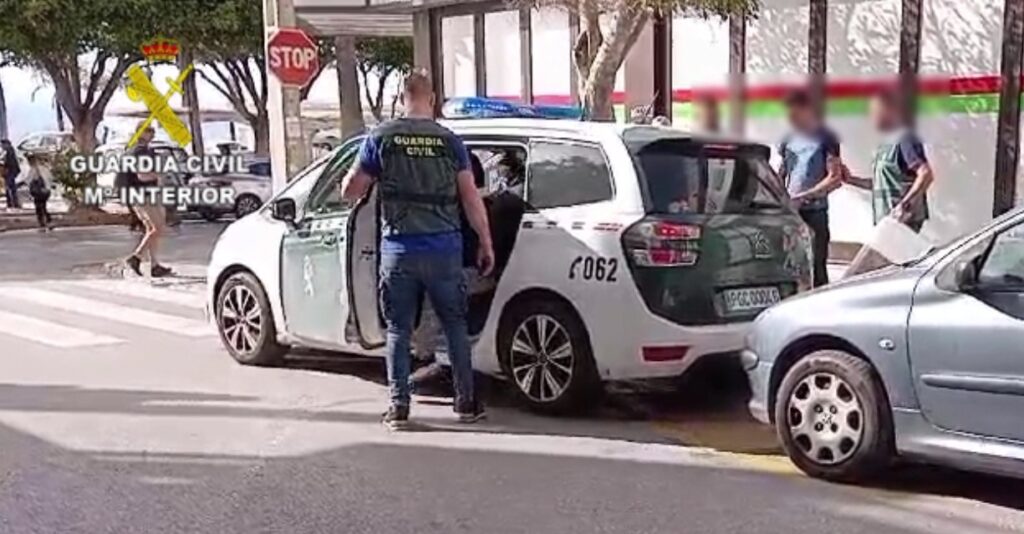 La Guardia Civil ha detenido a dos personas por robos en lavanderías de