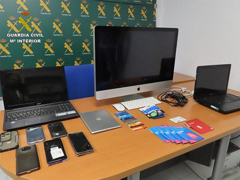 Comandancia de Santa Cruz de Tenerife: La Guardia Civil detiene en Barcelona a dos miembros de una organización criminal especializado en estafas tecnológicas a diferentes empresas del territorio nacional