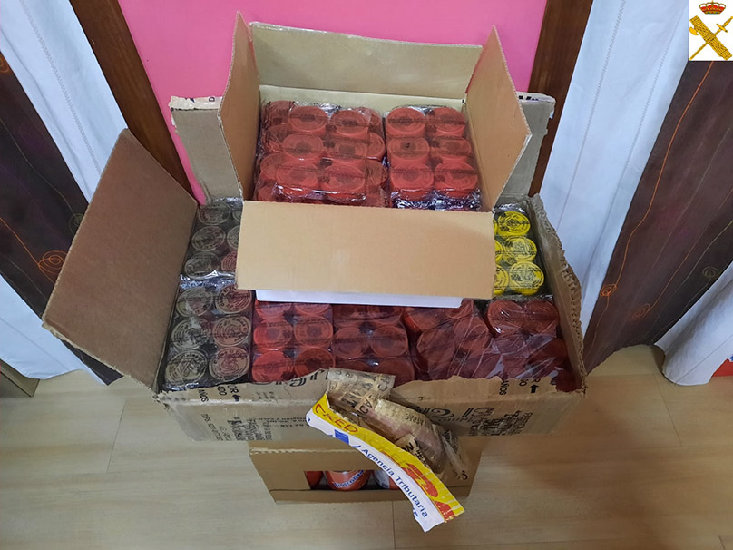 Comandancia de Santa Cruz de Tenerife: La Guardia Civil investiga a una persona acusada de un delito contra la salud pública por comercializar productos prohibidos y nocivos para la salud.