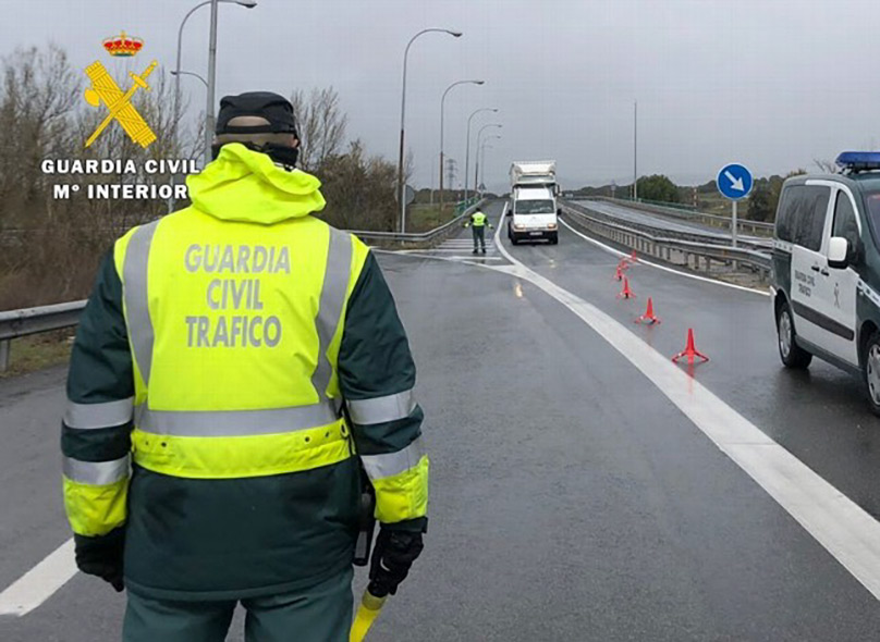 Comandancia de Burgos: La Guardia Civil investiga a un conductor como presunto autor de varios delitos contra la seguridad vial y falsedad documental