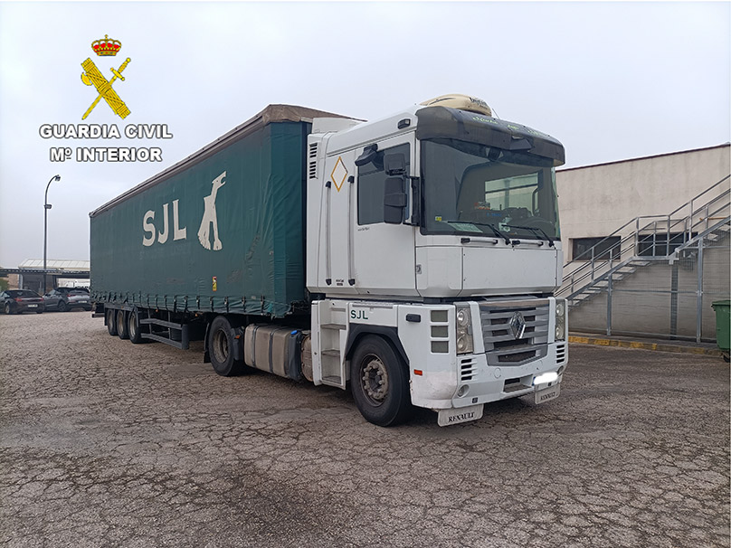 Comandancia de Cuenca: La Guardia Civil auxilia a un camionero que sufría una insuficiencia respiratoria