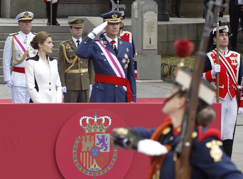 El Rey preside un Día de las Fuerzas Armadas que recuerda que los militares defienden «la paz y la libertad»