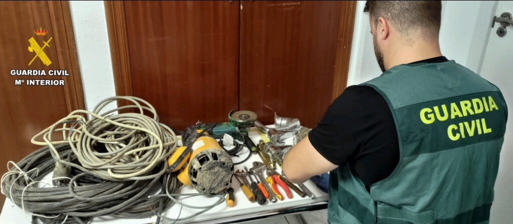 El Equipo ROCA de la Guardia Civil de Fraga detiene a una persona por cometer 12 delitos de robo con fuerza en zonas agrícolas