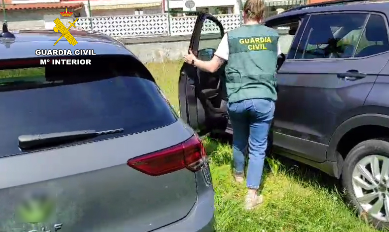La Guardia Civil desmantela una organización criminal que mediante ciberestafas financiaban la compra de vehículos
