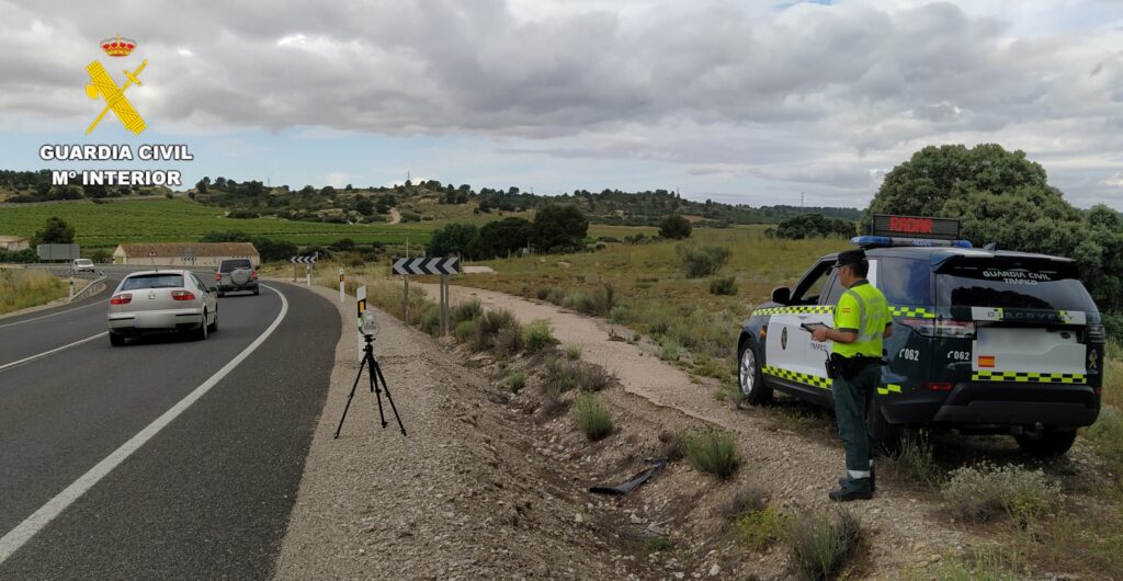 La Guardia Civil de Albacete investiga al conductor de un turismo por un delito contra la Seguridad Vial