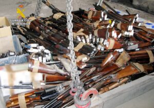 La Guardia Civil ha procedido a la destrucción de cerca de 600 armas