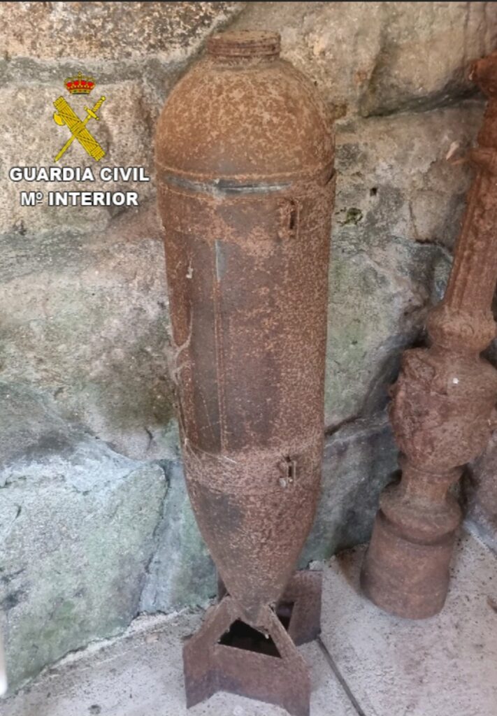 La Guardia Civil neutraliza una bomba de aviación encontrada en una ...