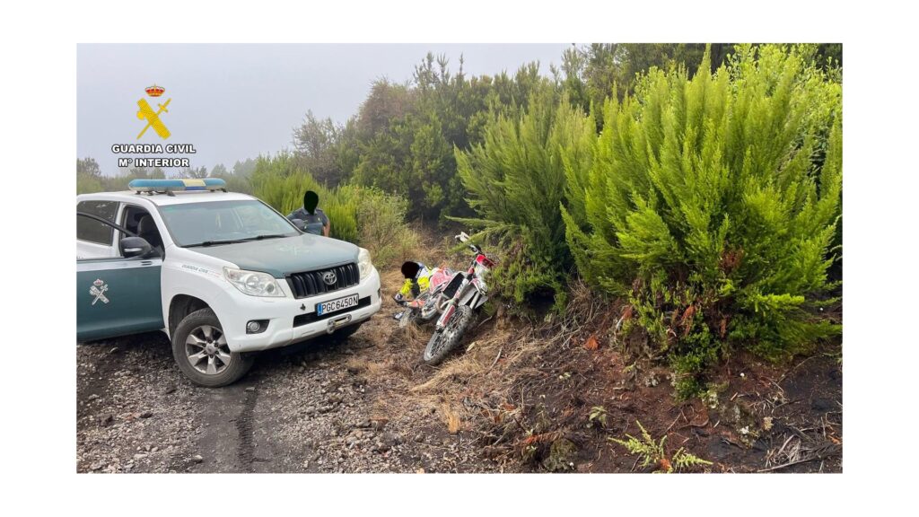 La Guardia Civil sorprende a dos personas circulando en motocicleta en un espacio protegido de Cumbre Vieja en la Isla de La Palma