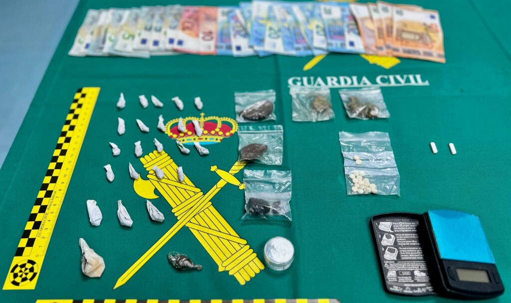 La Guardia Civil detiene a un hombre por tráfico de drogas en Casar de Cáceres (Cáceres)