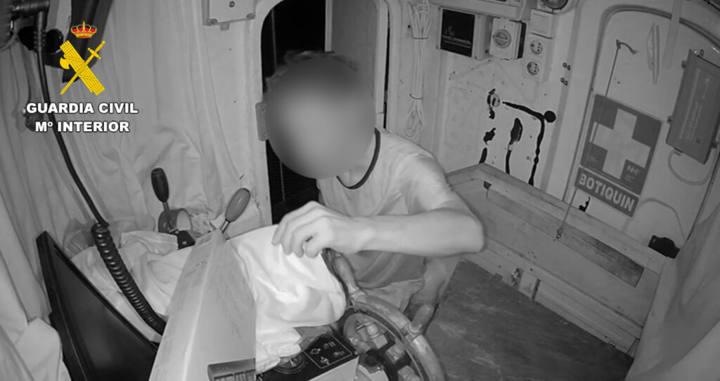 La Guardia Civil detiene a un individuo por robar en tres barcos pesqueros en el puerto de Motril