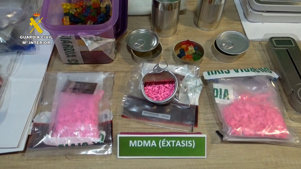 La Guardia Civil desarticulan un laboratorio de drogas de diseño en una nave industrial de Atarfe