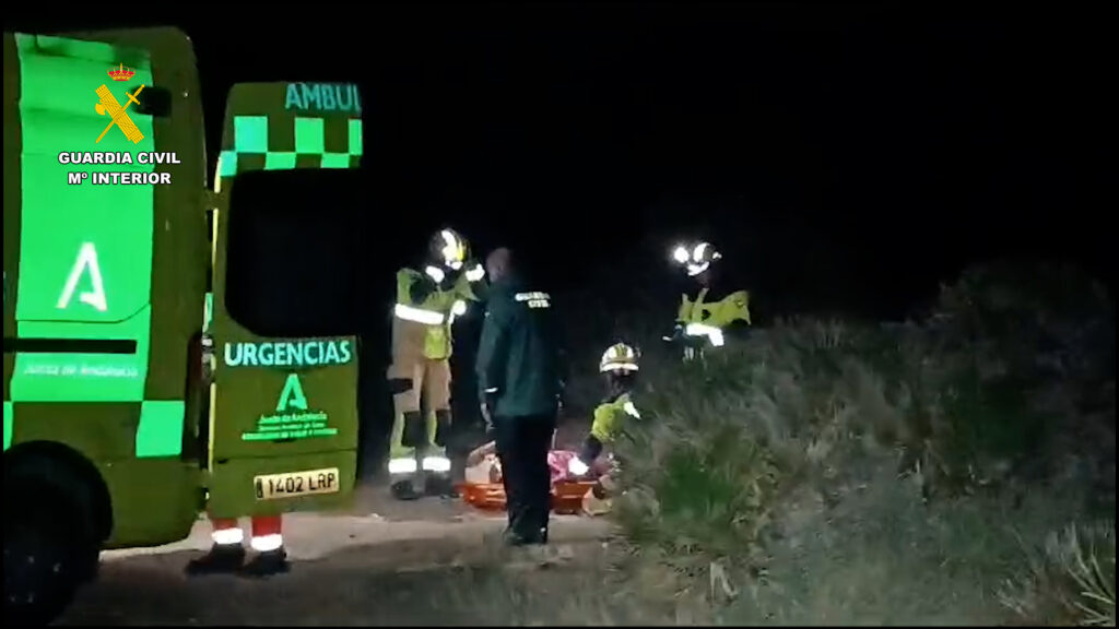 La Guardia Civil rescata a una persona herida en cala Carbón-Níjar