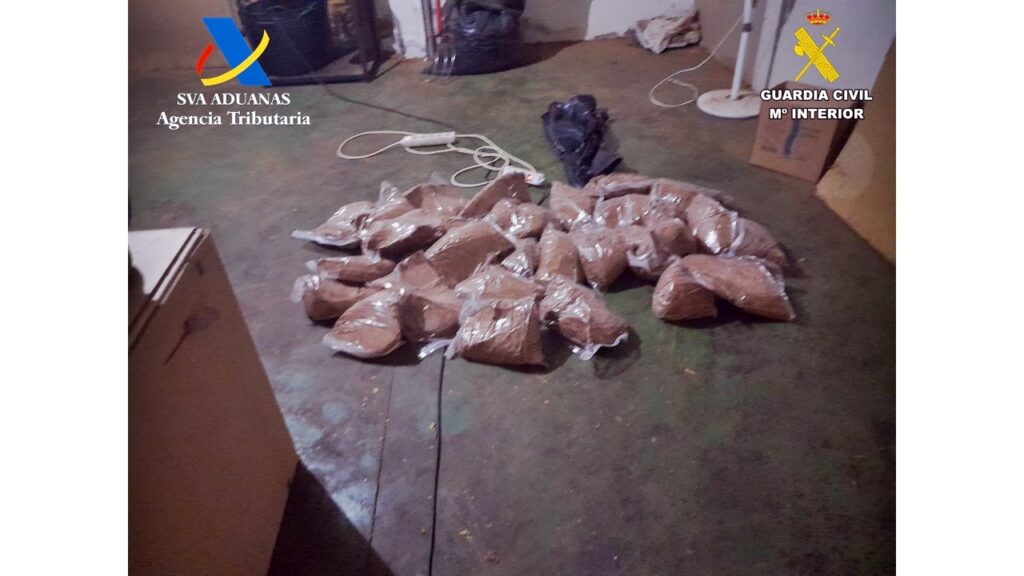 Desmantelada una fábrica de picadura de tabaco en Badajoz