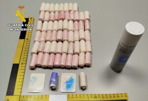 La Guardia Civil ha detenido a una mujer por un delito de tráfico de drogas en el aeropuerto de Palma