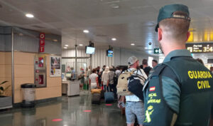 La Guardia Civil ha detenido a una mujer por un delito de hurto en la isla de Ibiza