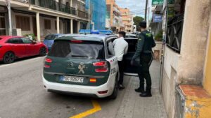 La Guardia Civil ha detenido a un varón por amenazas y robo con violencia en un supermercado