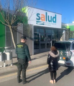 Guardia Civil auxilia a una mujer de avanzada edad que había sufrido un accidente doméstico grave en Binéfar