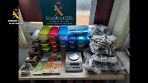Desmantelados varios puntos de venta de drogas ocultos bajo la falsa apariencia de ser una Asociación de Fumadores