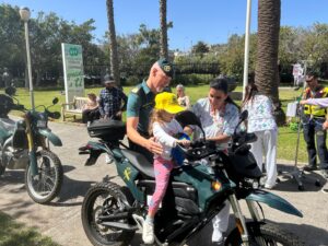 Visita sorpresa a los niños y niñas ingresados en el Complejo Hospitalario Universitario de Canarias