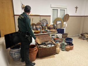 La Guardia Civil pone a disposición judicial a dos jóvenes por robar en una vivienda de Cortes de Baza