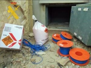 La Guardia Civil en coordinación con la Inspección de Trabajo desarrolla inspecciones conjuntas en canteras y establecimientos de distribución de sustancias químicas en la comarca del Marmol