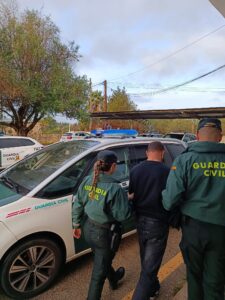 La Guardia Civil ha detenido a un varón por un delito de tráfico de drogas