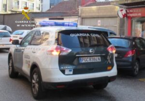 La Guardia Civil detiene a dos personas como presuntos autores de un robo con violencia a un repartidor de pizzas en O Porriño