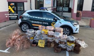 La Guardia Civil recupera en Burgos 83 bobinas de hilo de soldar sustraídas en Palencia