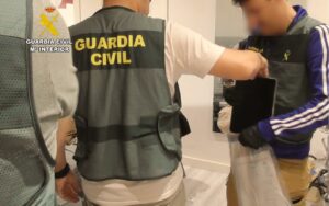 La Guardia Civil desarticula un grupo criminal especializado en sextorsión