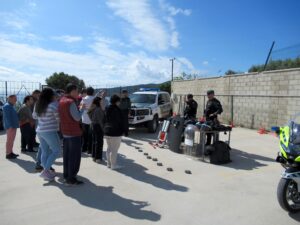 La Comandancia de la Guardia Civil de Algeciras realiza una exhibición de medios con motivo del día Mundial del Autismo