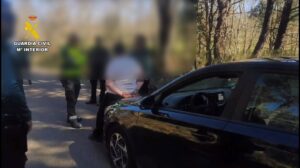 La Guardia Civil detiene a tres personas tras atracar con intimidación a un hombre en su vivienda en Pinofranqueado (Cáceres)