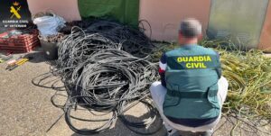 La Guardia Civil desmantela un grupo delictivo dedicado al robo de cableado de alumbrado público en Extremadura