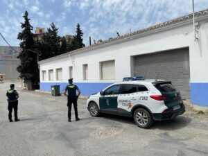 Guardia Civil detiene a tres personas por un delito de robo con fuerza y otro de hurto y uso de vehículo en una pedanía de Sariñena