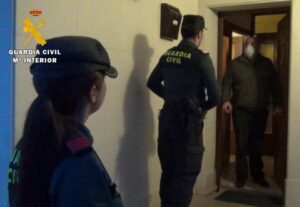 La Guardia Civil detiene por estafa a un falso revisor a domicilio de electrodomésticos
