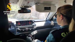 La Guardia Civil ha detenido a dos personas por cinco delitos contra el patrimonio en Ibiza