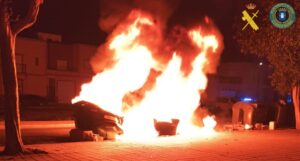 Detenido el autor del incendio intencionado de una veintena de contenedores de basura en la localidad de Níjar