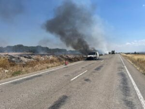 Incendio vehículo carretera A-1210 (Huesca).
