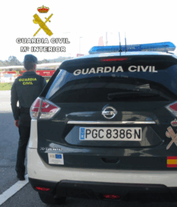 La Guardia Civil de Sanxenxo investiga a dos personas por el robo con fuerza en una máquina recreativa en el interior de un bar de la localidad