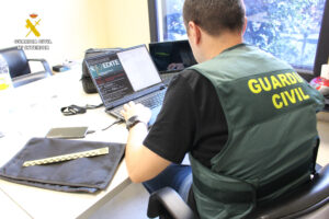 La Guardia Civil detiene a los supuestos autores de una ciberestafa de 46.801 euros, a una empresa de Salamanca