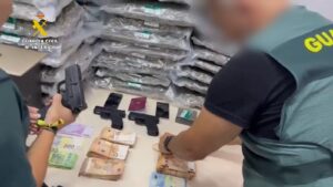 Detenidos tres miembros de una red de distribución internacional de droga que operaban desde el Poniente almeriense