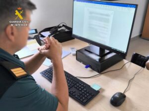 La Guardia Civil investiga a un hombre por estafar más de 75.000 euros a una persona con discapacidad psíquica mediante una falsa relación sentimental