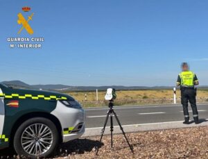 La Guardia Civil investiga a un motorista por circular a 183 km/h