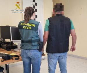 La Guardia Civil detiene a dos personas por presuntos delitos contra la libertad sexual de una menor