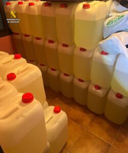 La Guardia Civil desarticula un grupo criminal dedicado al almacenamiento de combustible para el abastecimiento de narcolanchas
