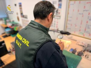 La Guardia Civil detiene a un suplantador de identidad que realizaba exámenes de conducir en nombre de otras personas