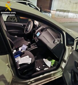 Detenido por el robo en el interior de cinco vehículos en Granja de Torrehermosa