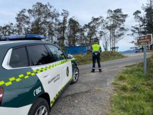 La Guardia Civil de Asturias frustra un intento de fraude al seguro mediante la simulación de un siniestro vial.
