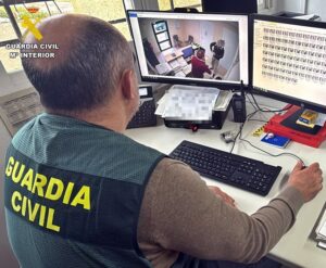 La Guardia Civil detiene al atracador de la sucursal bancaria Caja Rural de Extremadura de Puebla de Alcollarín