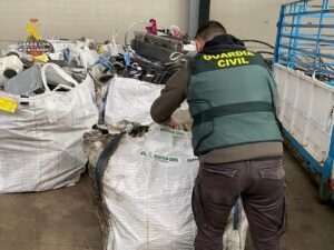 La Guardia Civil detiene a dos personas por robos en explotaciones agrícolas de distintas fincas de Toril (Cáceres)