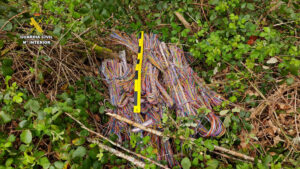 La Guardia Civil detiene en Sarria a los presuntos autores de robo de cable de cobre de la red de telecomunicaciones.